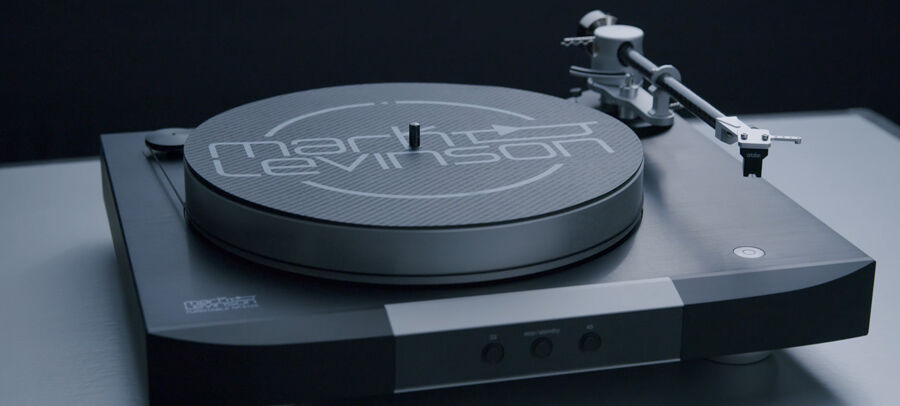 HARMAN’s Mark Levinson today introduced a remarkable new preamplifier and amplifier and showcased two now-shipping source players in a substantial expansion of the 5000 Series range.