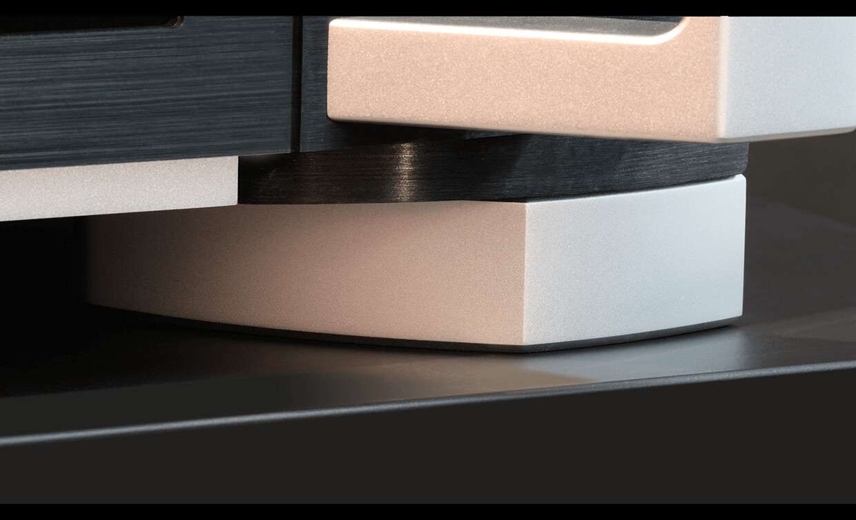 日*1様 マークレビンソンアンプM1 マークレビンソン50周年限定パワーアンプ「ML-50」。“銘機”の